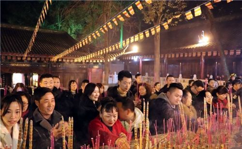 除夕将至，老祖宗说“除夕不灭三火，来年祸少福多”，三火指啥？