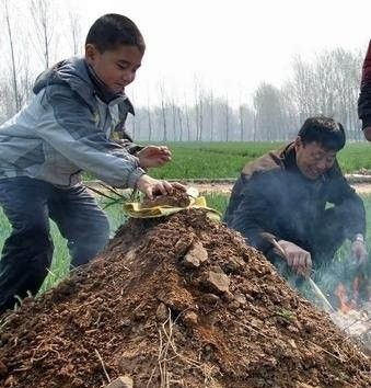 上坟不过三代，祭拜不过未时！农村以前的习俗，虽过时但值得传承