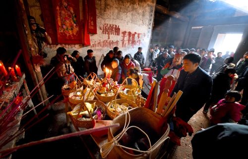 农村的祭祀习惯，人不吃的东西不能给逝者当祭品，尤其是这两种肉