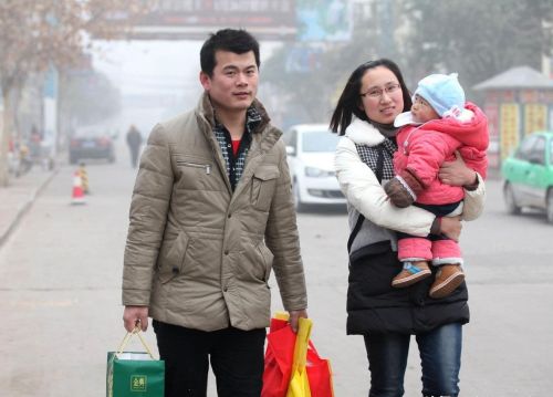 农村习俗多！女儿不能在娘家坐月子和过年，夫妻在娘家也不能同房