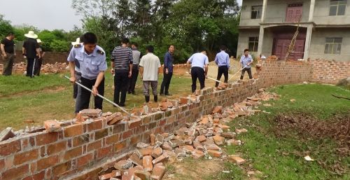 土地确权后，农民可自愿有偿退出，哪怕10万一亩农民也不舍得离开