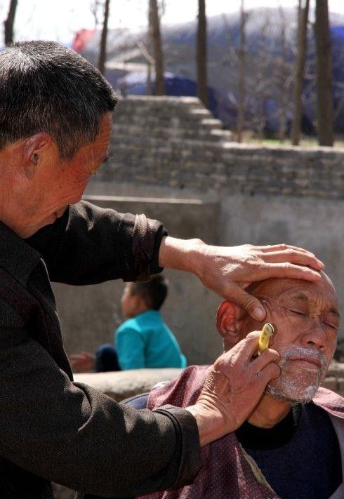 亡人若不犯七，“复山”前要讨百家米，农村办白事规矩超多