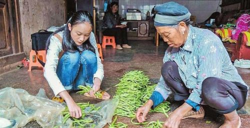 生儿别生俩，生俩轮官马！生三个更惨，农村这句俗语三观好正