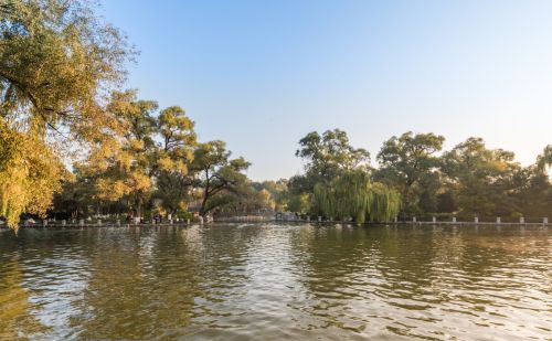 俗语“雨淋八月八，明年春雨绵”：中秋天气如何，明春天气好不好