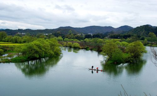 湖南邵阳绥宁苗族村寨的花桥月夜情歌