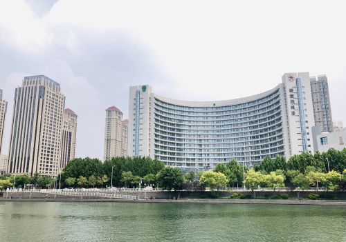 天津海河夜景，真的不比外滩和珠海夜景逊色，来看看就知道了