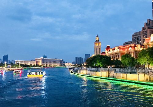 天津海河夜景，真的不比外滩和珠海夜景逊色，来看看就知道了