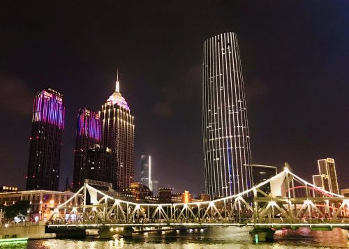 天津海河夜景，真的不比外滩和珠海夜景逊色，来看看就知道了