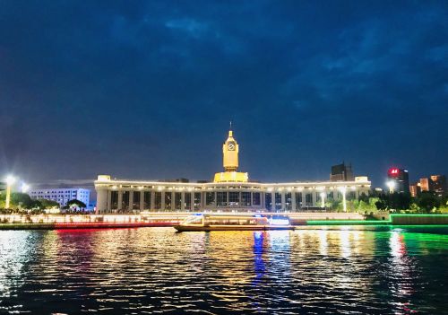 天津海河夜景，真的不比外滩和珠海夜景逊色，来看看就知道了