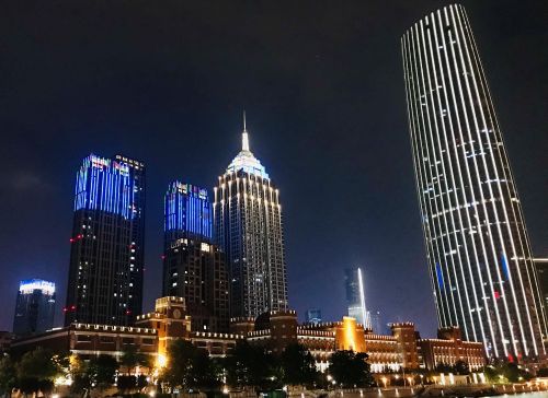 天津海河夜景，真的不比外滩和珠海夜景逊色，来看看就知道了