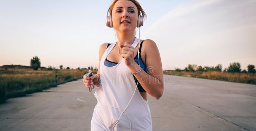 在跑步的时候听音乐会影响锻炼效果吗？