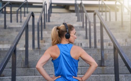 在跑步的时候听音乐会影响锻炼效果吗？