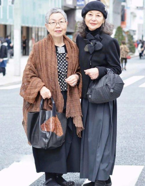 别再无效断舍离了，日本奶奶一件衣服穿10年，依旧贵气不显廉价
