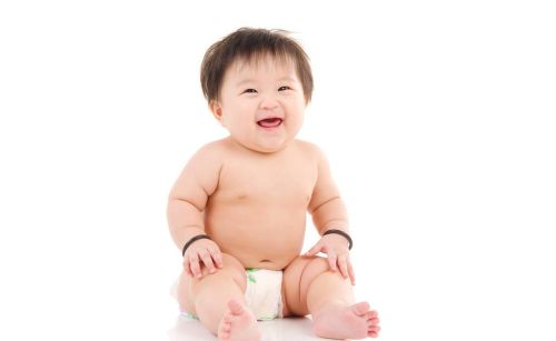 一个月的宝宝重多少斤为正常？