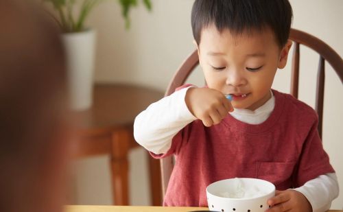 尽量少给3岁内的孩子喂这8种辅食，对娃没好处，还影响娃健康