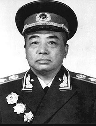 1928年朱老总任职红四军军长时，下辖三个师的师长分别是谁？