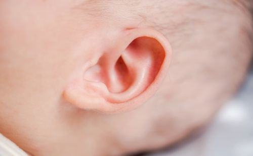 鼓膜穿孔了该怎么办，是不是就是得了中耳炎？