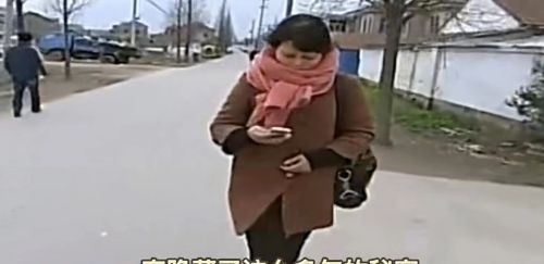 当年狠心把女儿送人的父母，晚年会后悔吗？