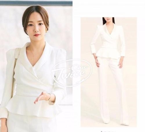 韩剧《她的私生活》中朴敏英的穿搭超好看，很适合25-35女性，有哪些造型可以参考吗？