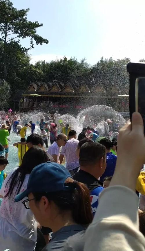 想去那种风景好，消费不是很高的南方旅居，哪个城市比较合适？