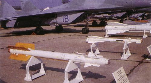听说当年德国东西合并后，北约用米格29与F16超近距离战斗，结果F16完败是怎么回事？