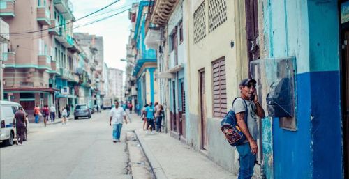 古巴在美国家门口高调反美，一反就是50多年，美国为何没有吞并它？