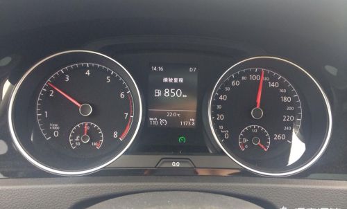 1.6L排量的车，以前速度120转速3100，为什么现在速度120转速到4300了？