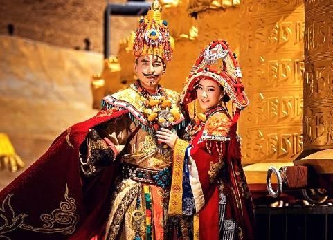 唐朝文成公主和尼泊尔尺尊公主谁在吐蕃的地位更高？