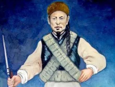 陶克陶胡这个人，有人说是起义英雄，有人说是叛国反贼。你怎么看？