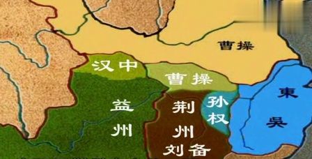 诸葛亮主张必须占荆州，庞统却认为荆州要不得，谁更高明？