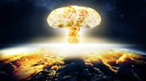 如果一个国家快速对某个国家发射全部核导弹会怎么样？