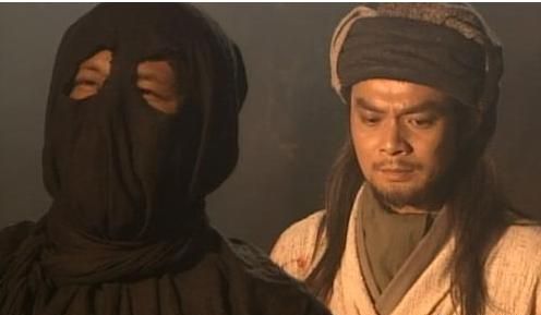 《天龙八部》电视剧中，萧远山为何不杀真正的仇人慕容博，要杀儿子萧峰的授业恩师和养父?