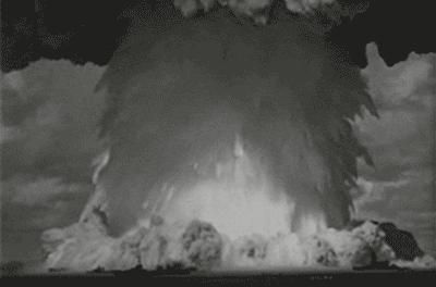 一颗原子弹能把一个航母战斗群摧毁吗？