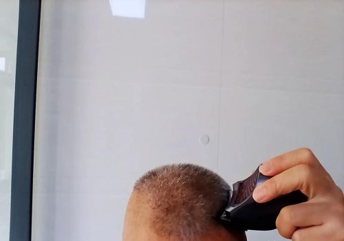 为什么不少男人都自己理发？