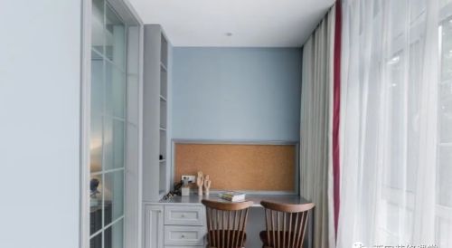 小面积的客厅用什么颜色的乳胶漆比较好？