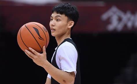 有人说，徐杰是中国篮球后卫的天花板，你怎么看？
