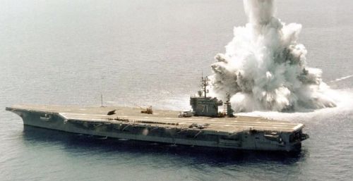 如果爆发战争，美国核动力航母被击沉会有什么严重后果？