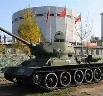 挑战者豹2都到齐了，俄军却重启T54T62，这是看不起西方坦克吗？