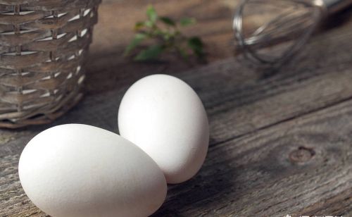 老一辈的人认为怀孕吃鹅蛋是预防孩子出生有黄疸的最有效的一种方式，请问这是真的吗？