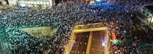 以色列爆发示威游行，规模空前，中东小霸王路在何方？