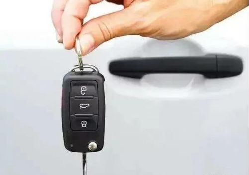 汽车遥控钥匙电池正常能用多长时间？