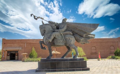 西域为什么改名叫新疆？是新的疆土的意思吗？