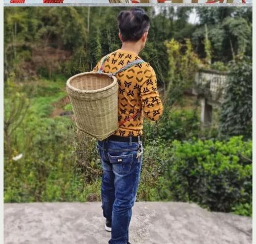 为什么云南，贵州的一些地方，不管男女老少出门都喜欢背个箩筐？有什么用处吗？