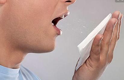喉咙有点痒老想咳嗽，吃药时好时坏，怎么反反复复总是好不了呢？