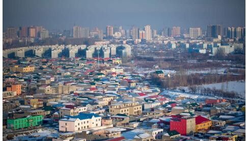 新疆哪个城市的地理位置最好？
