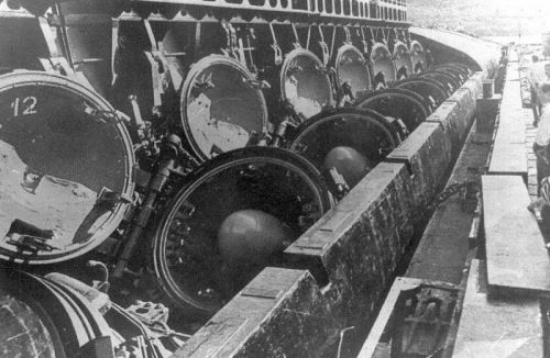 潜艇明明可以发射鱼雷干掉驱逐舰，为什么还要怕它？