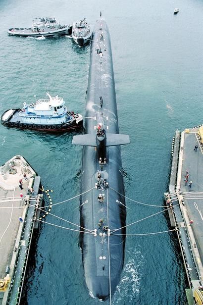 潜艇明明可以发射鱼雷干掉驱逐舰，为什么还要怕它？