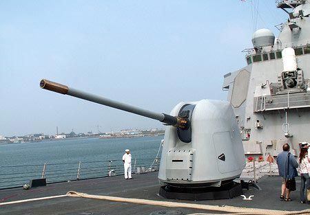 是军舰上的大炮厉害还是陆军的大炮厉害？为什么？