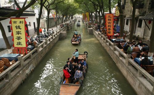 从青岛到普陀山游览，沿途的景点应该怎么走？