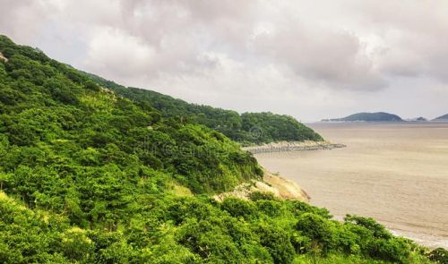 从青岛到普陀山游览，沿途的景点应该怎么走？